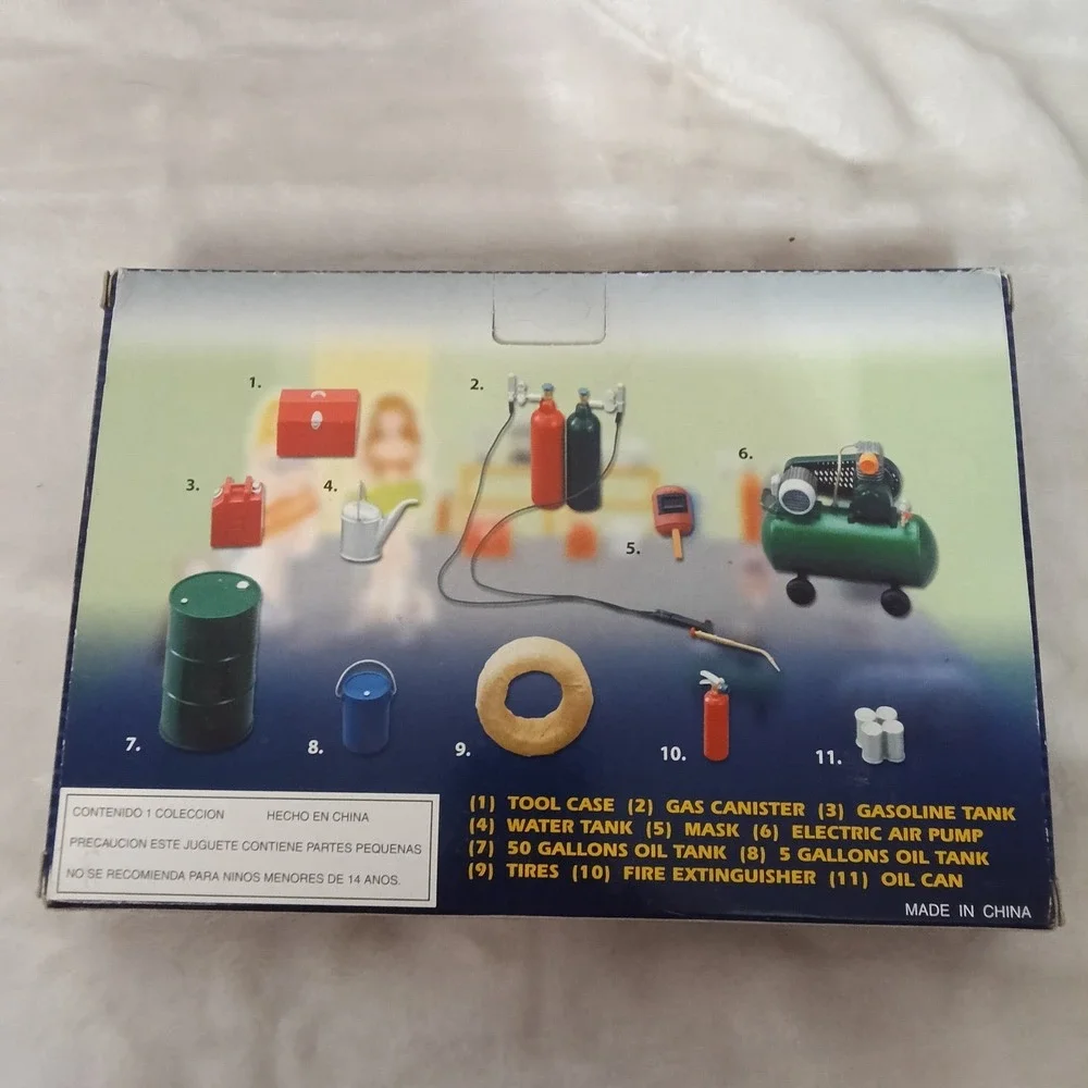 GMP 1:24 Scale Garage Accessory Set Series 1 Diorama Tools Tires Air Pump 9001